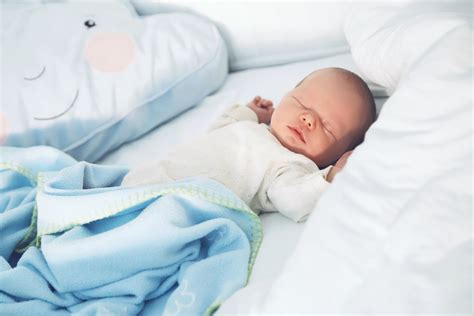 Prisni q fmija juaj t jet n gjum deri n 18 or prej 24 orve n javt e tij. . Gripi te bebet 4 muajsh